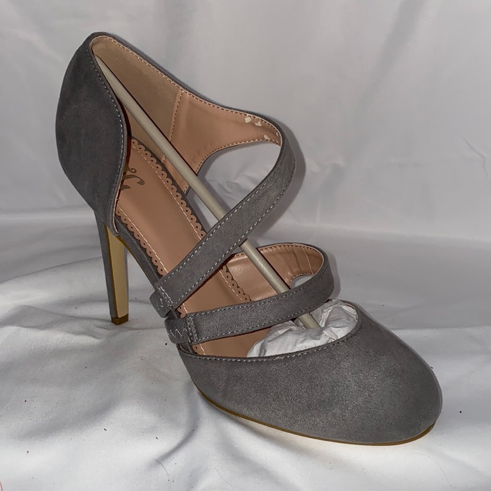 Brand new Journee Collection heels